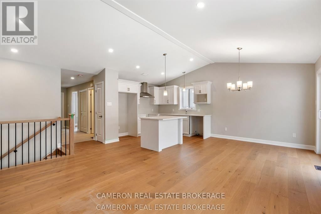 3153 MAURICY STREET Image 3