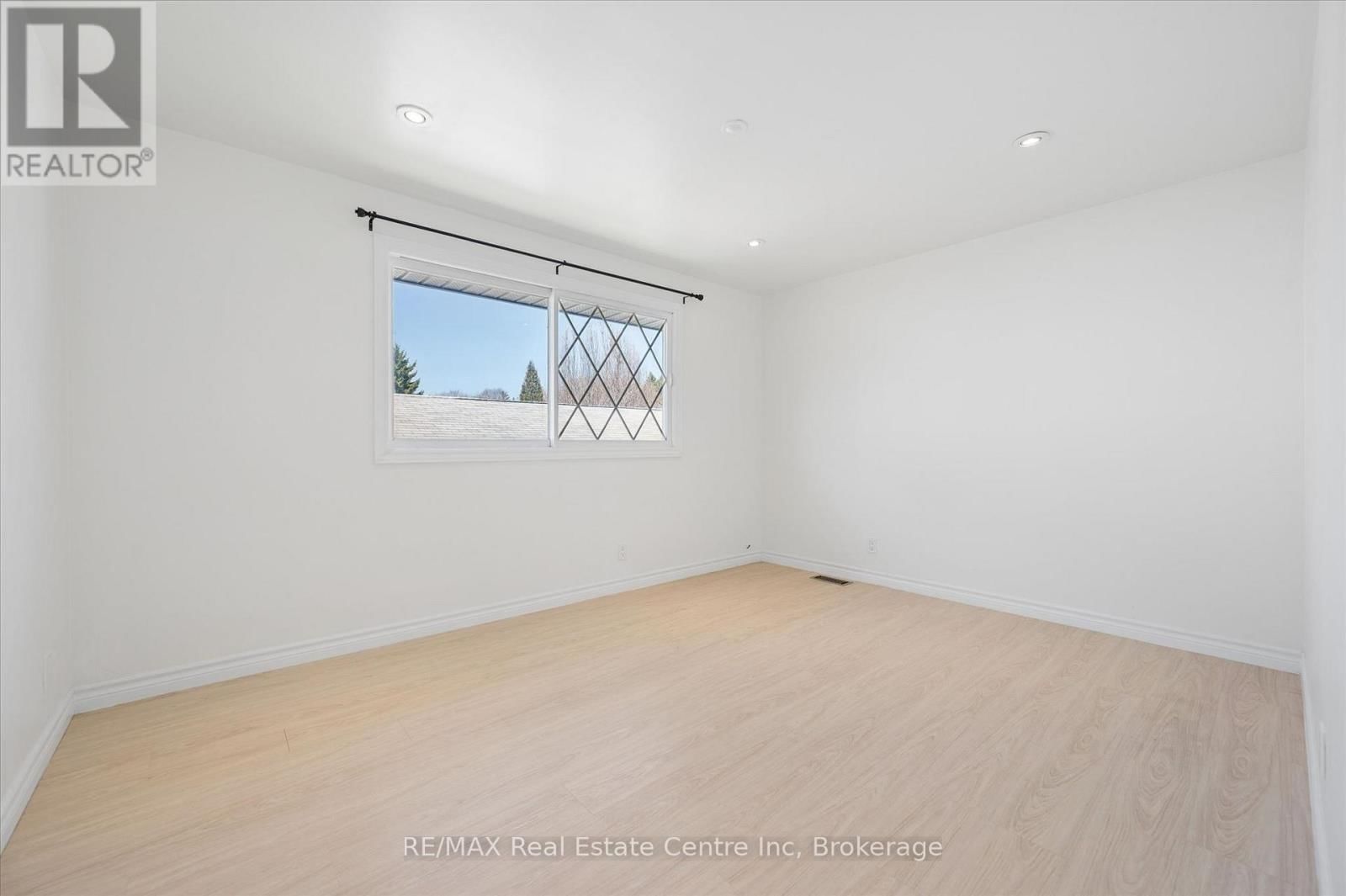 6 EASTVIEW ROAD Image 16