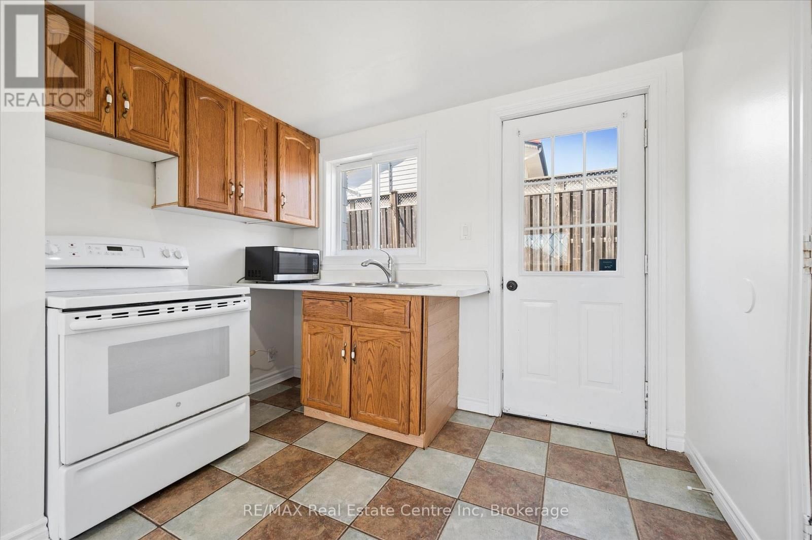 6 EASTVIEW ROAD Image 27