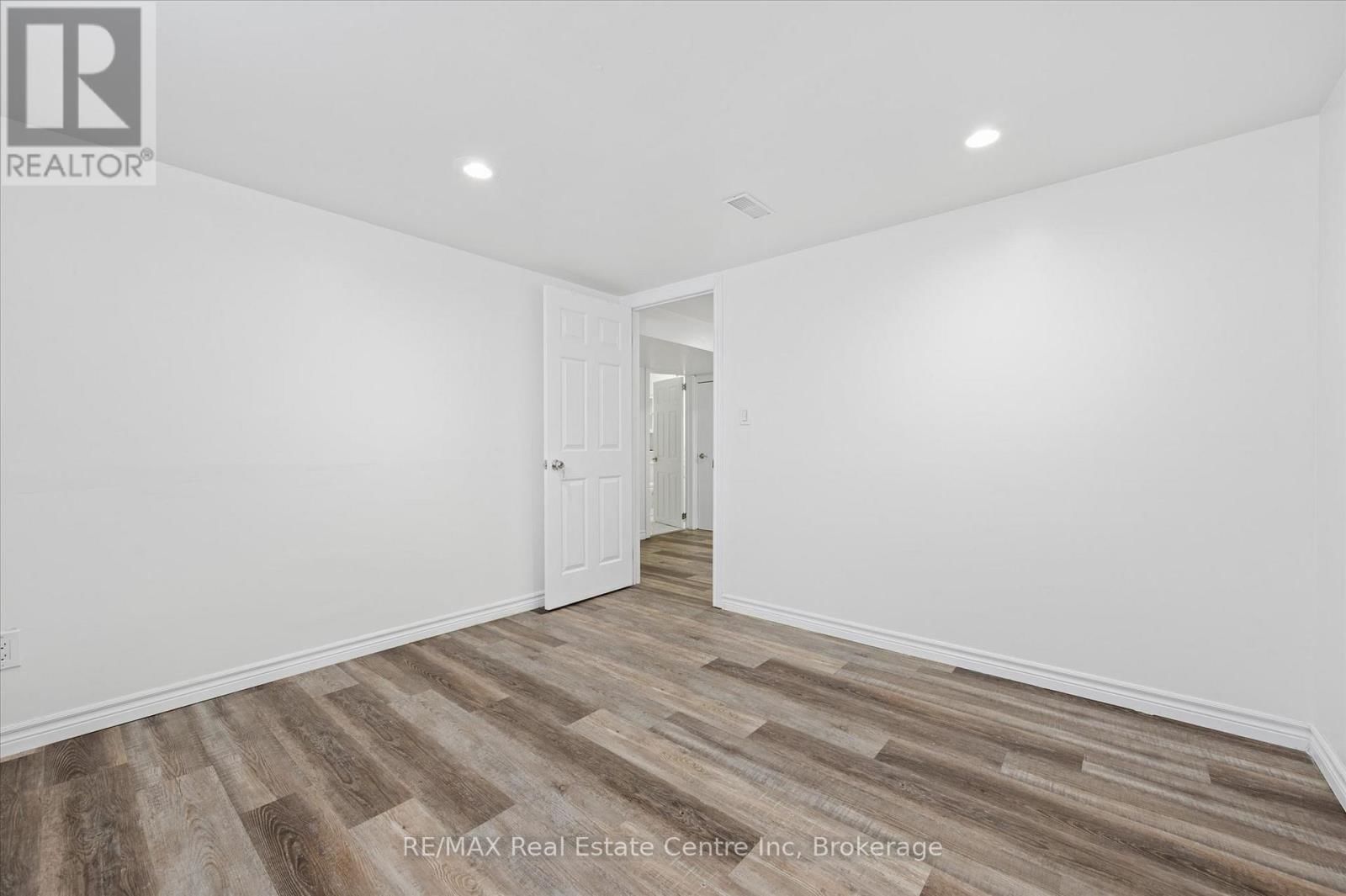 6 EASTVIEW ROAD Image 32