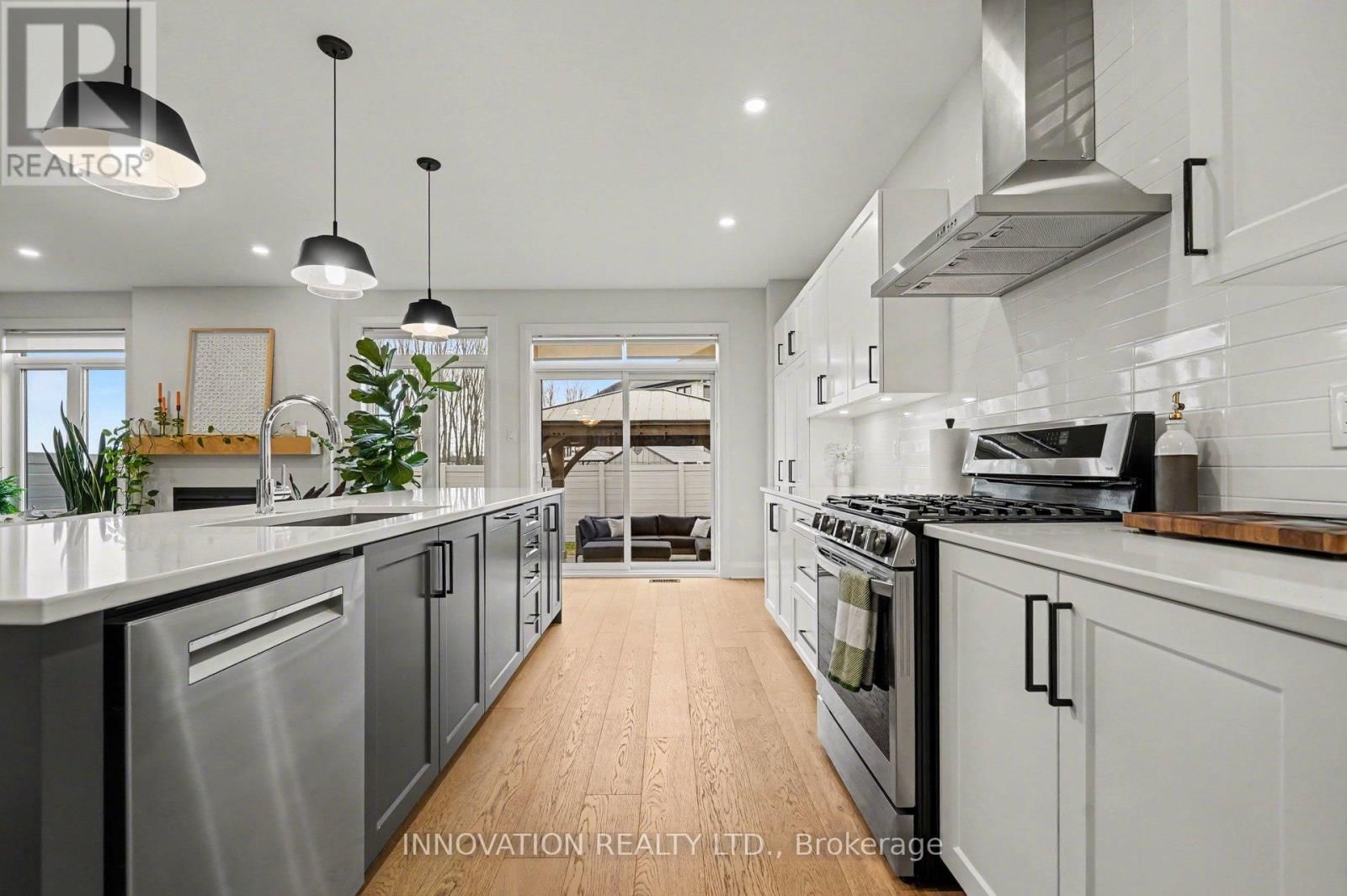 957 ATRIUM RIDGE Image 14