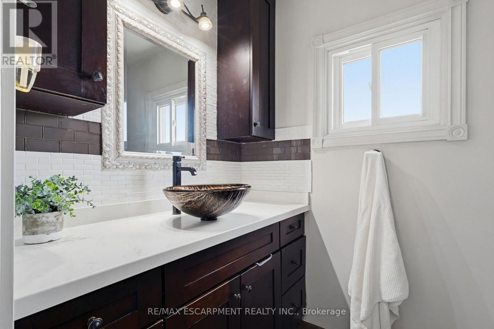 6816 REGIONAL ROAD 65 Image 16