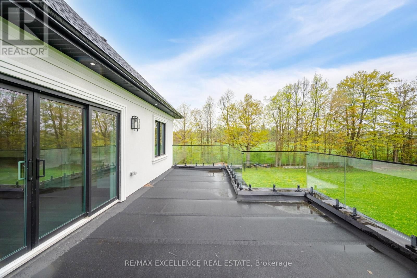 4937 6TH LINE Image 37