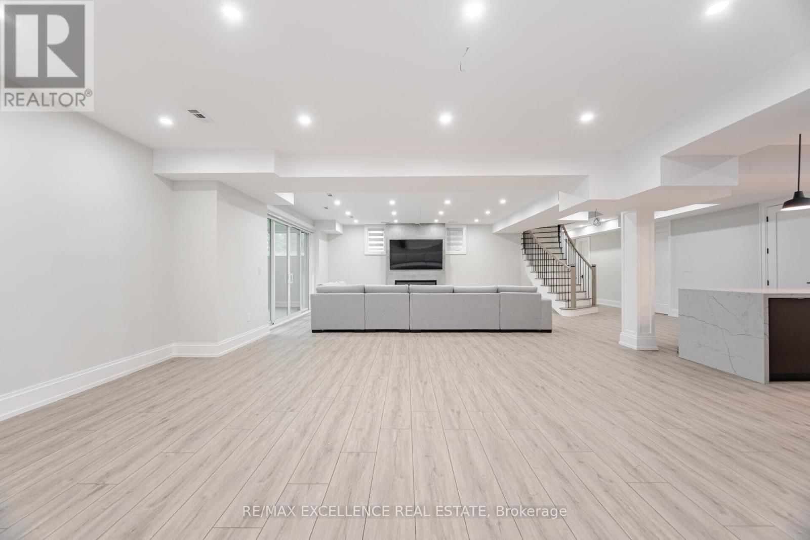 4937 6TH LINE Image 45