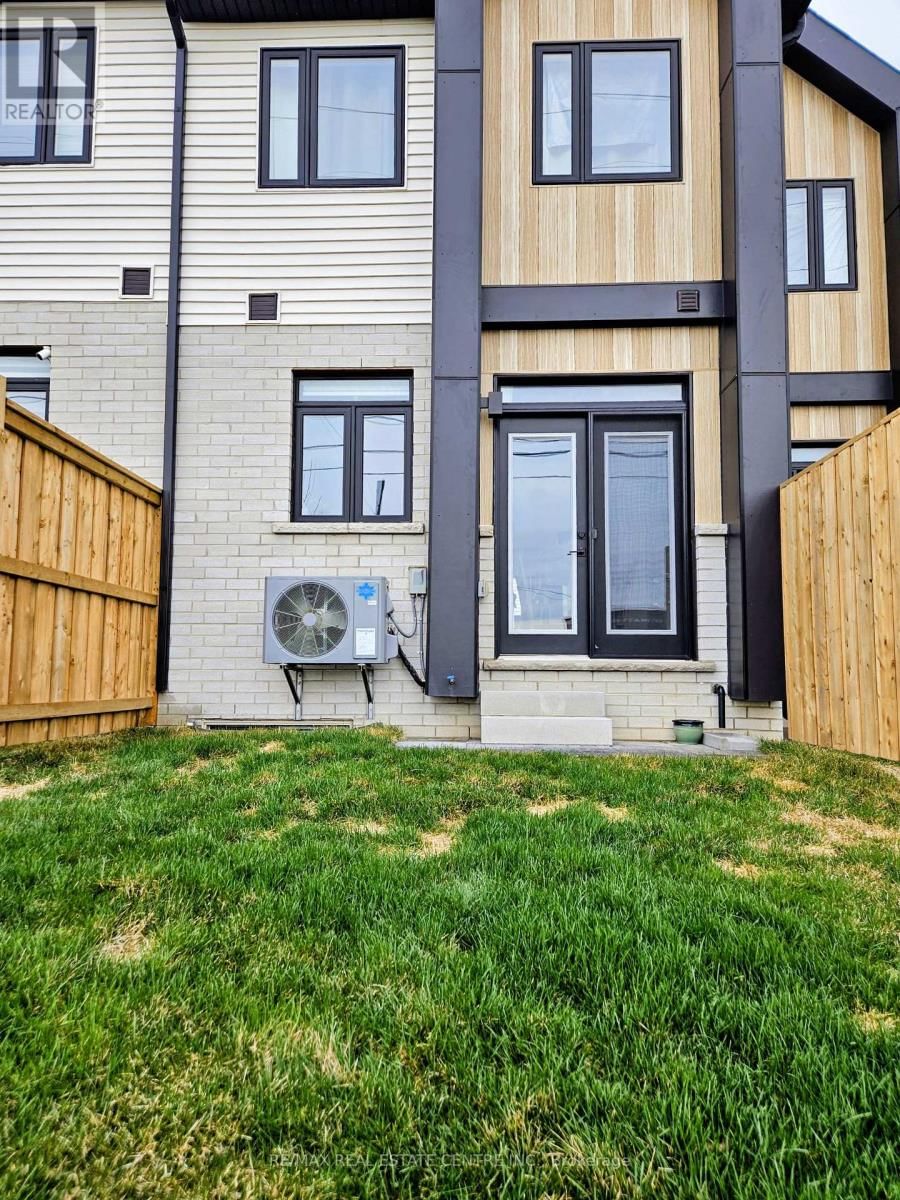 31 - 55 TOM BROWN DRIVE Image 20