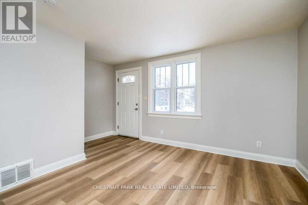 31 WASHBURN STREET Image 10