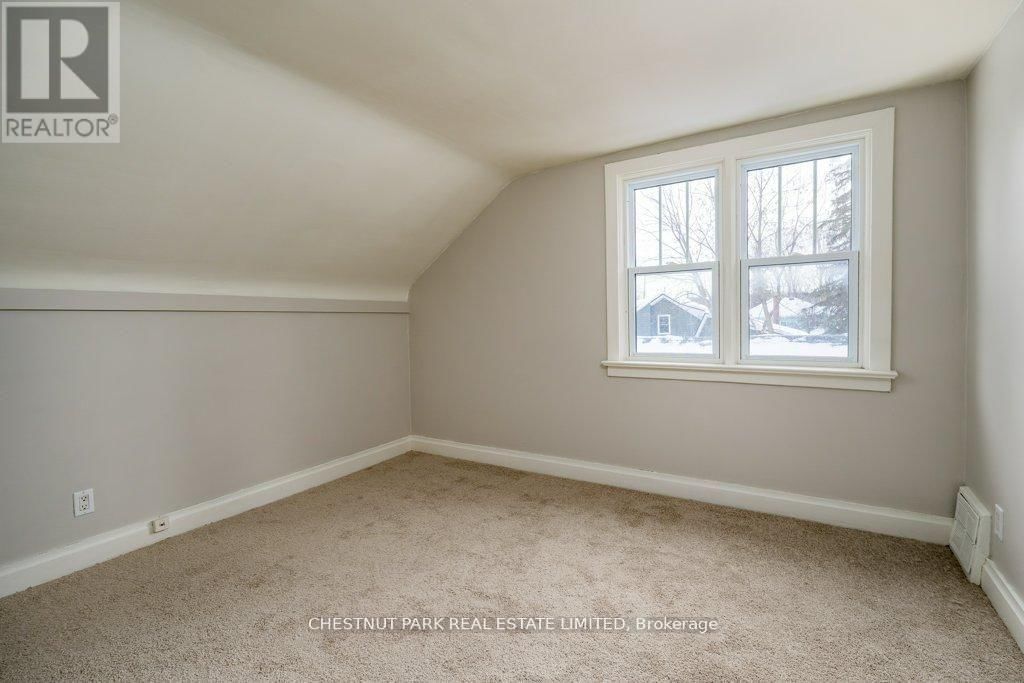 31 WASHBURN STREET Image 12