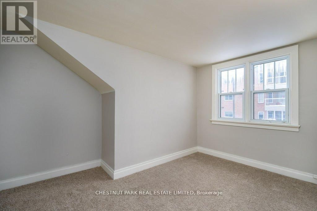 31 WASHBURN STREET Image 14