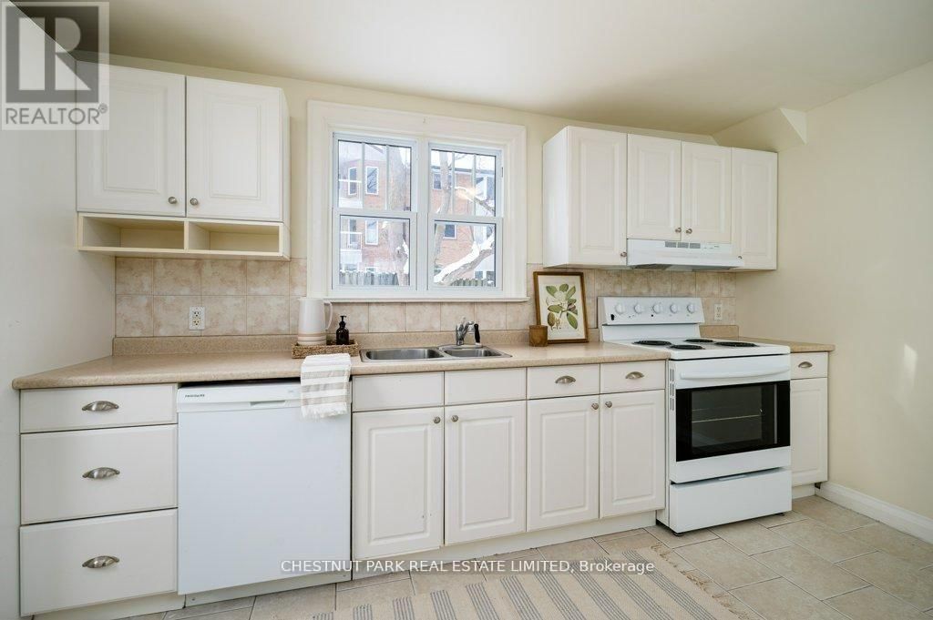 31 WASHBURN STREET Image 6