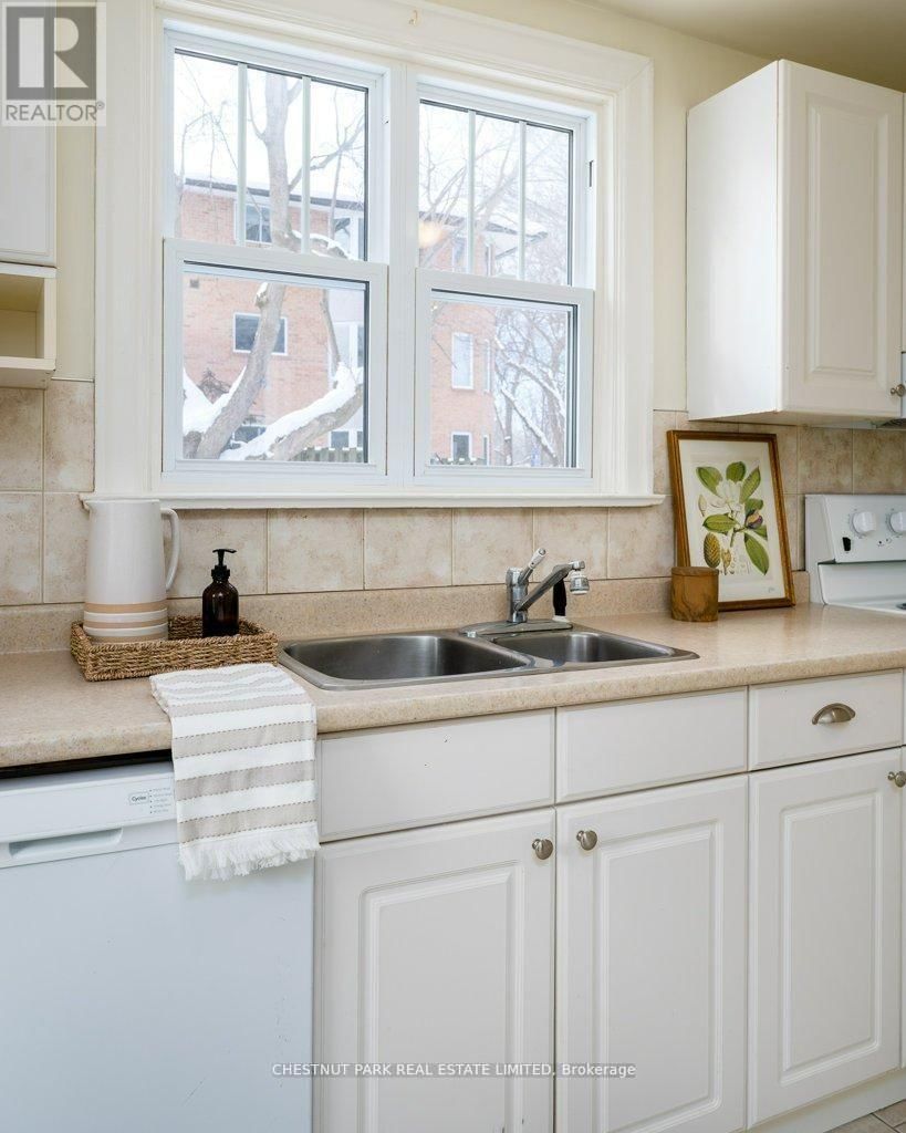 31 WASHBURN STREET Image 7