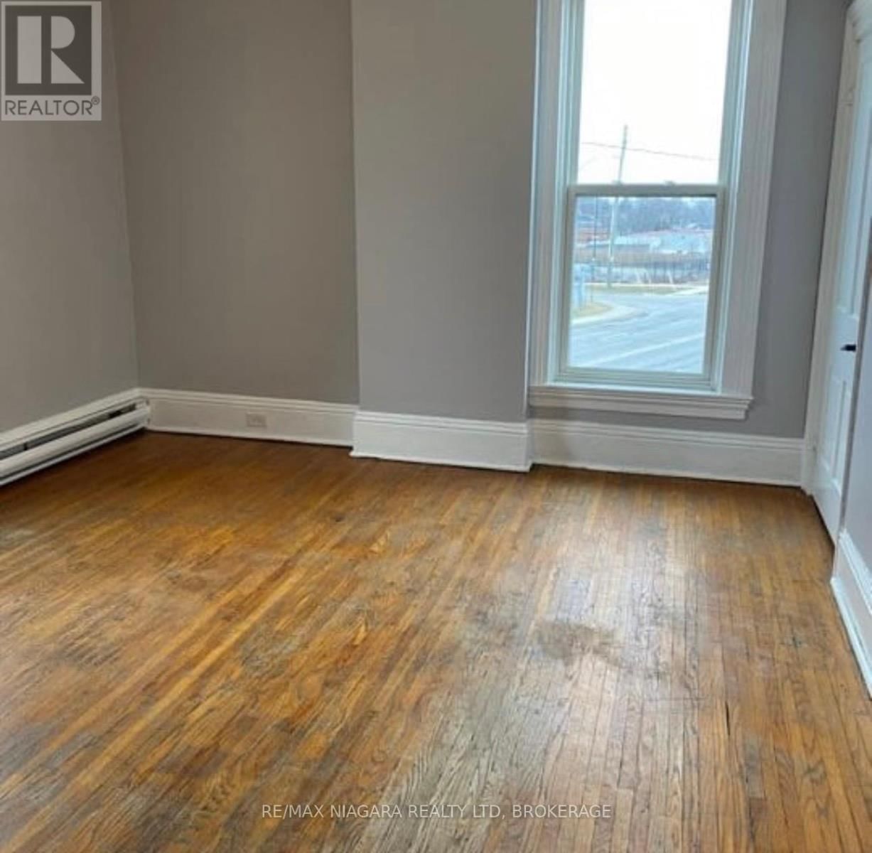 42 NIAGARA STREET Image 19