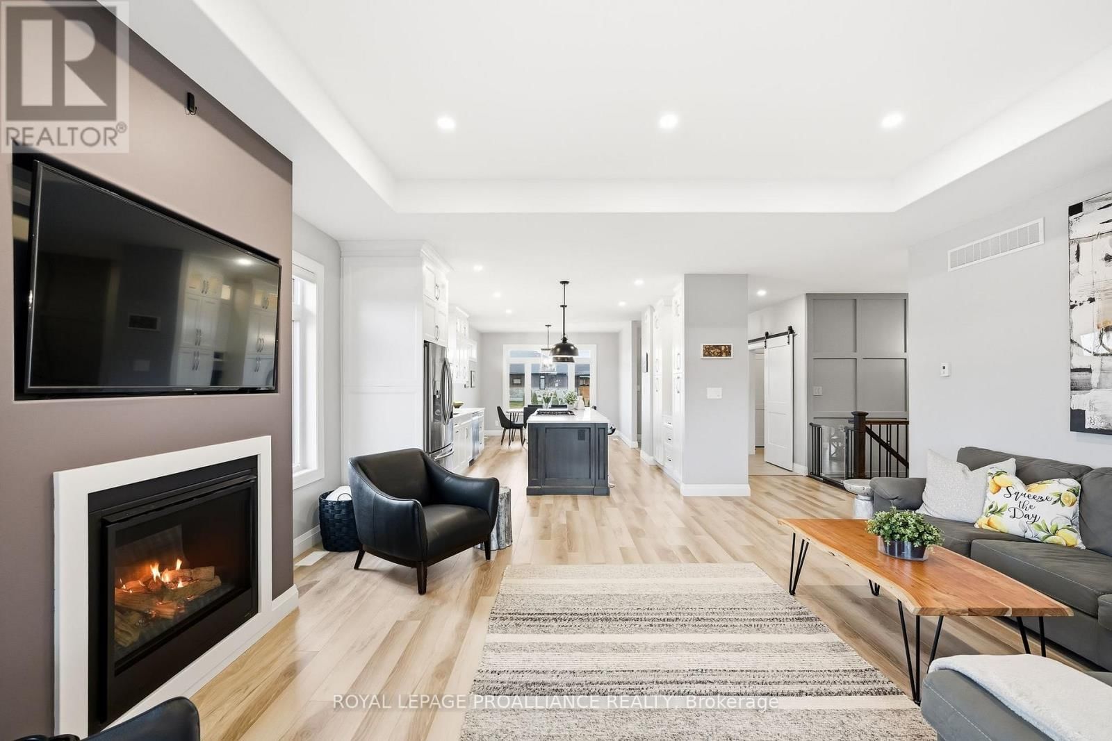 15 AMBROSIA TERRACE Image 11