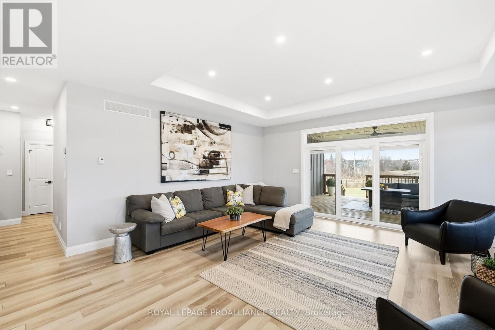 15 AMBROSIA TERRACE Image 12