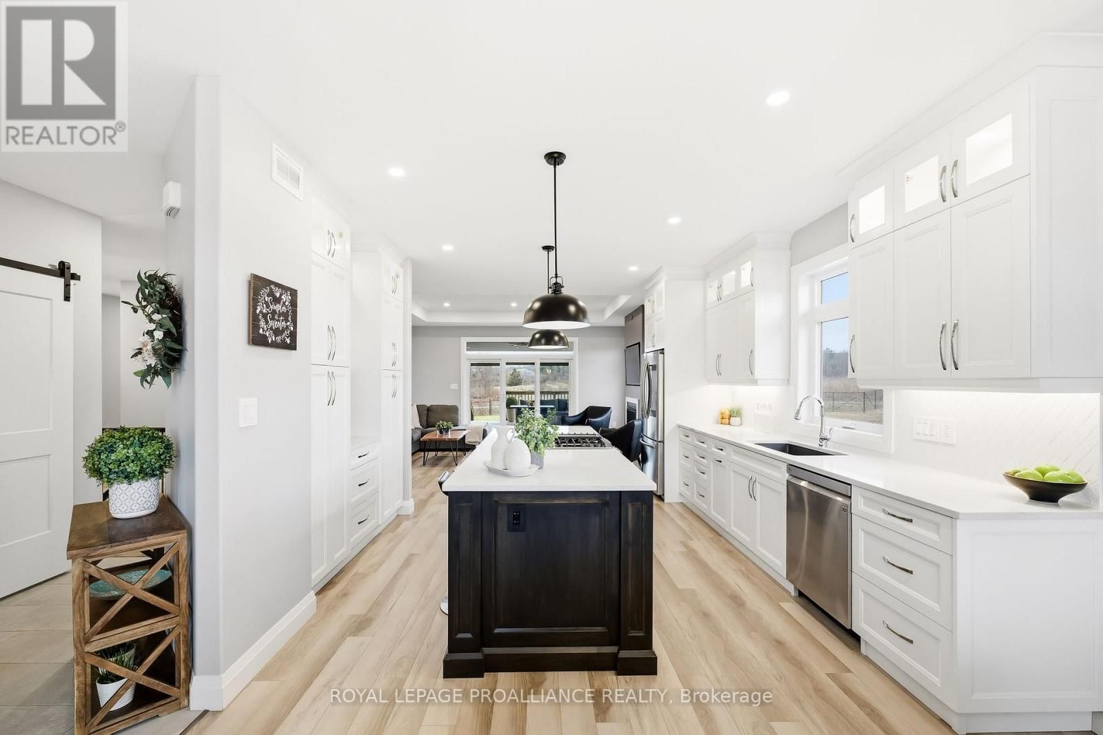 15 AMBROSIA TERRACE Image 16