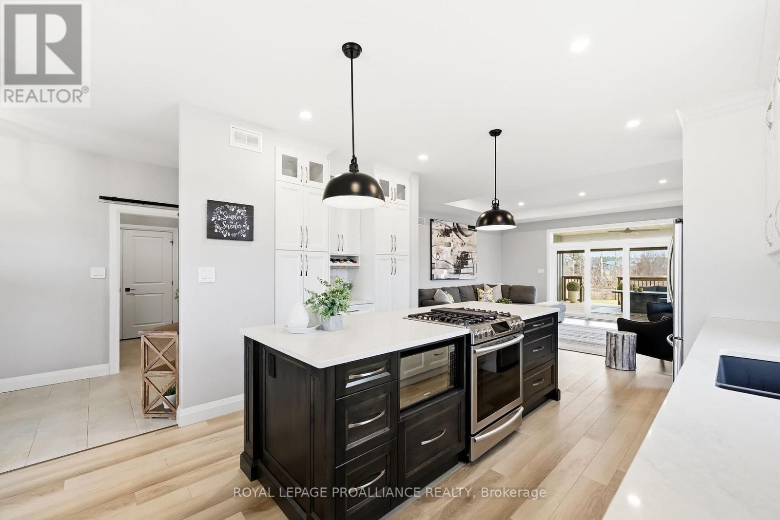 15 AMBROSIA TERRACE Image 17