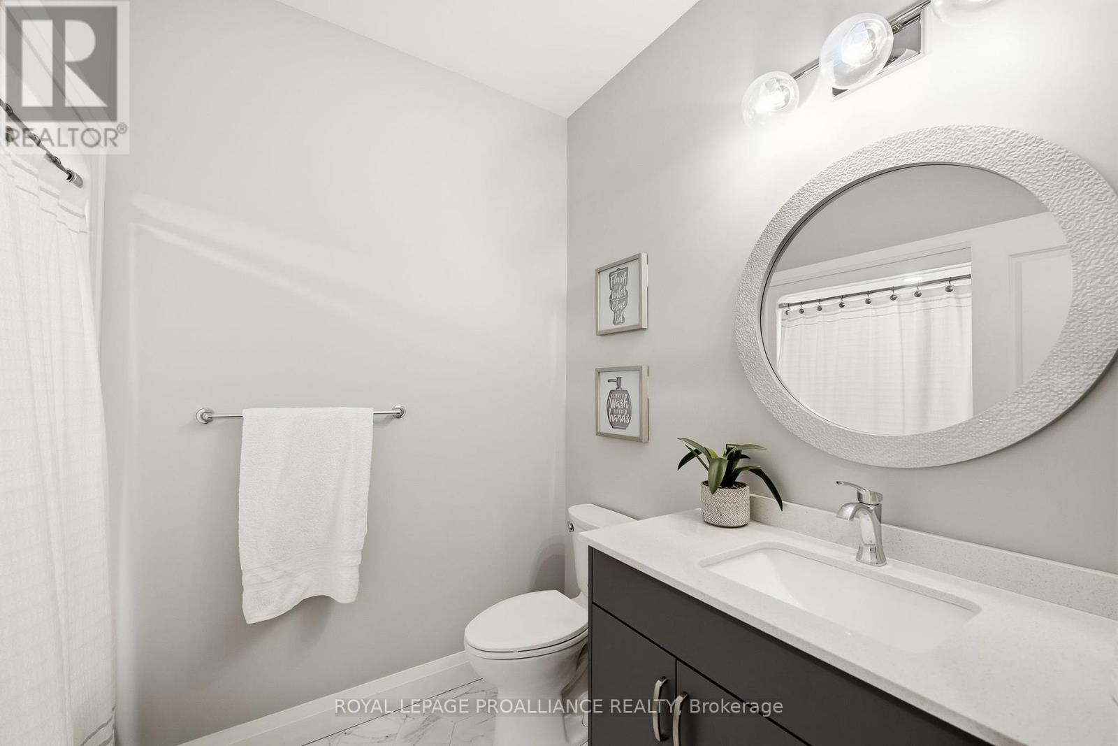 15 AMBROSIA TERRACE Image 23