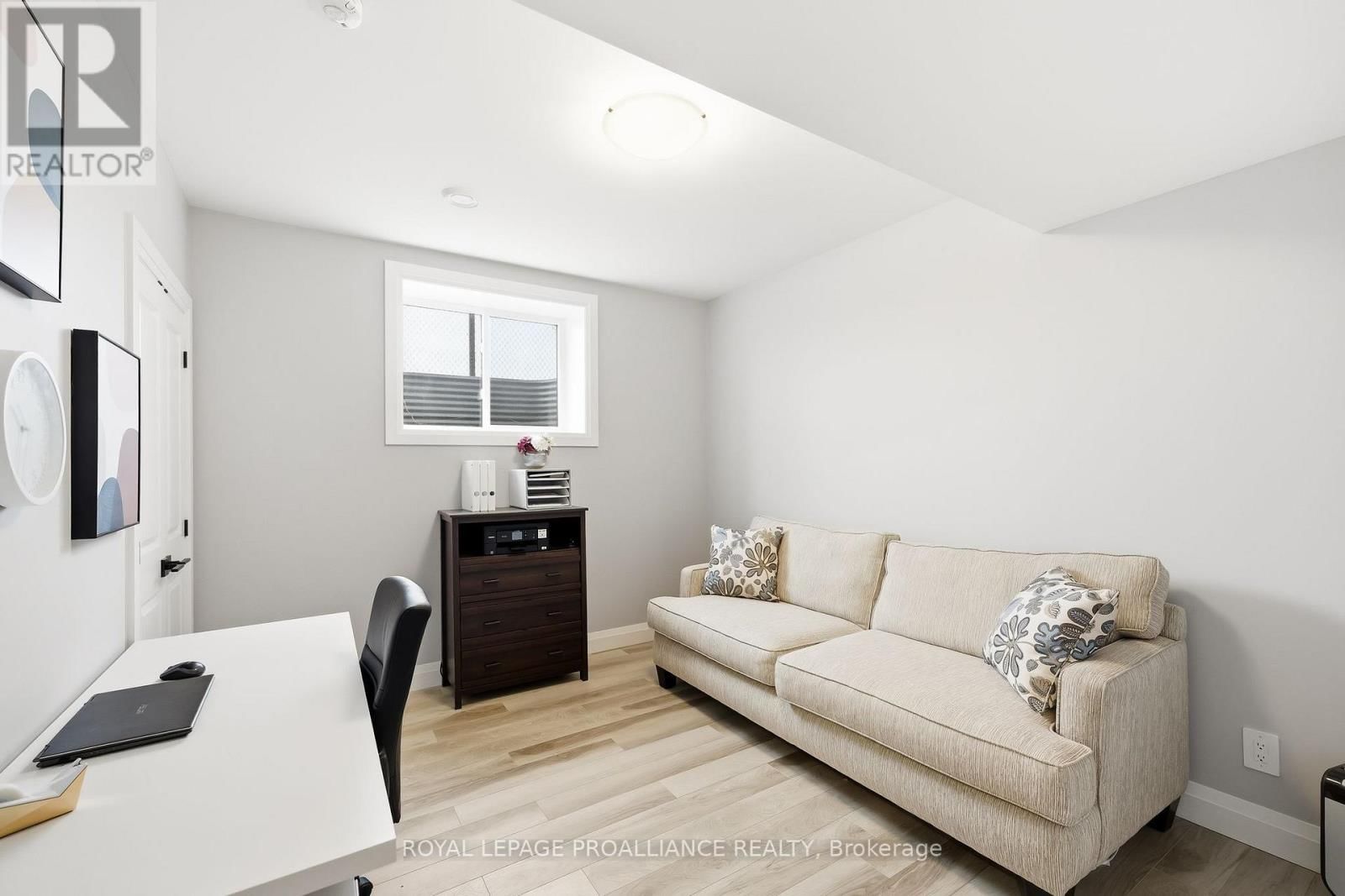 15 AMBROSIA TERRACE Image 41