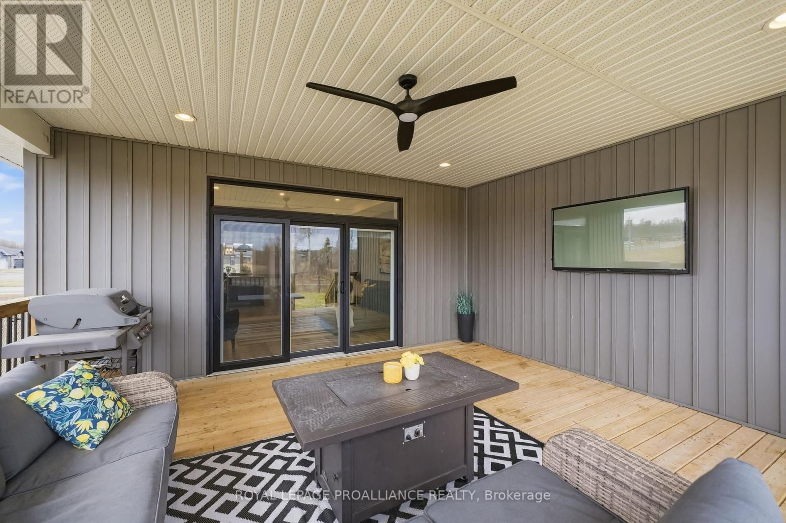 15 AMBROSIA TERRACE Image 43