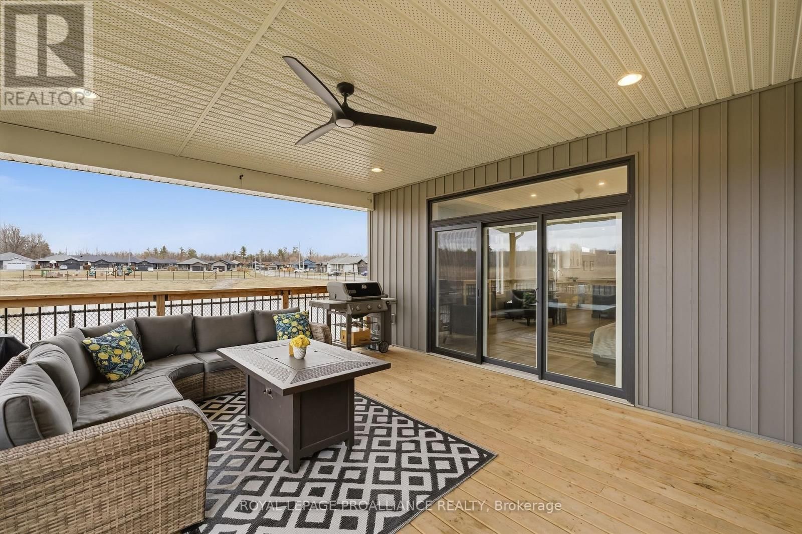 15 AMBROSIA TERRACE Image 44