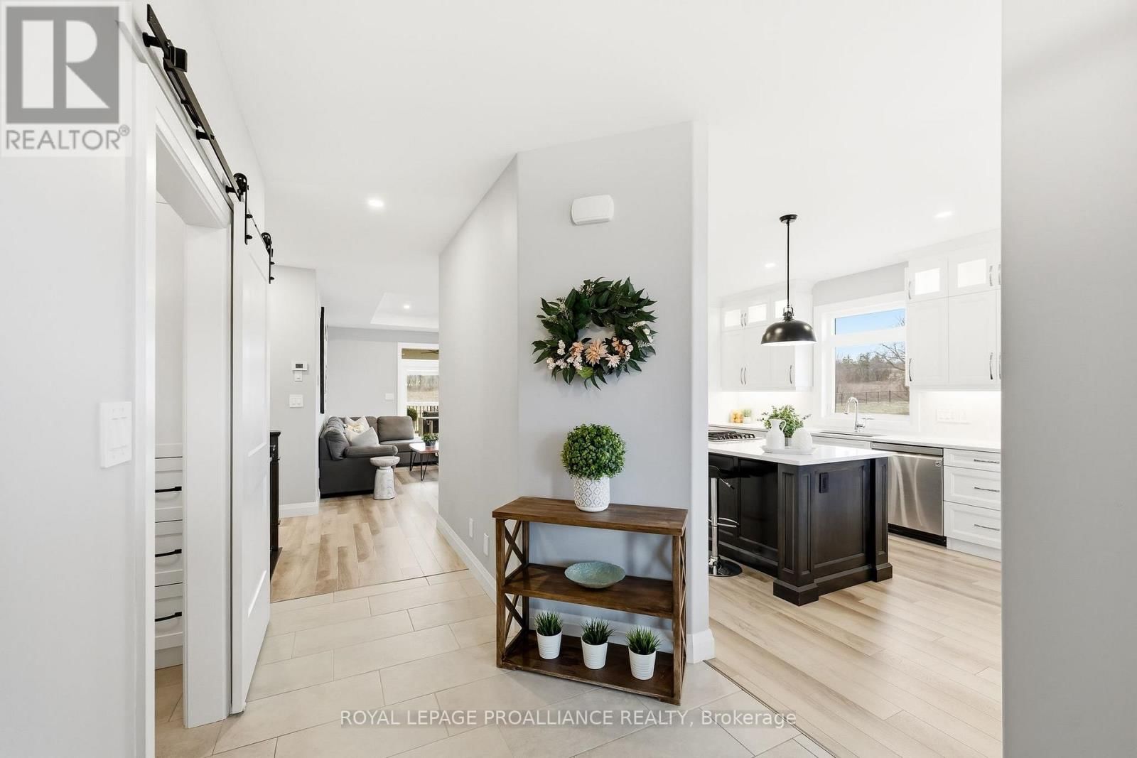 15 AMBROSIA TERRACE Image 7