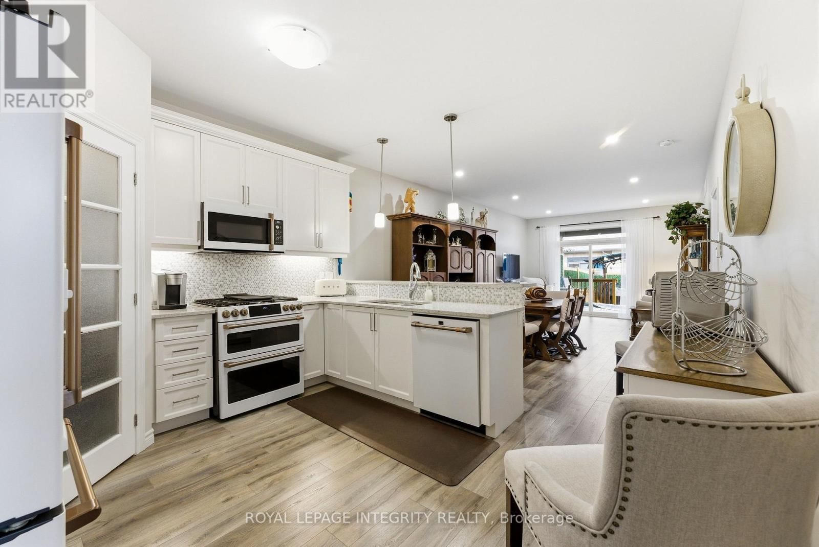 64 COVINGTON CRESCENT Image 16