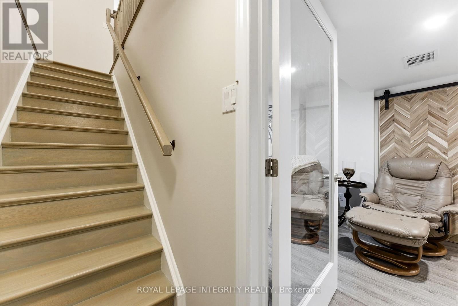 64 COVINGTON CRESCENT Image 24