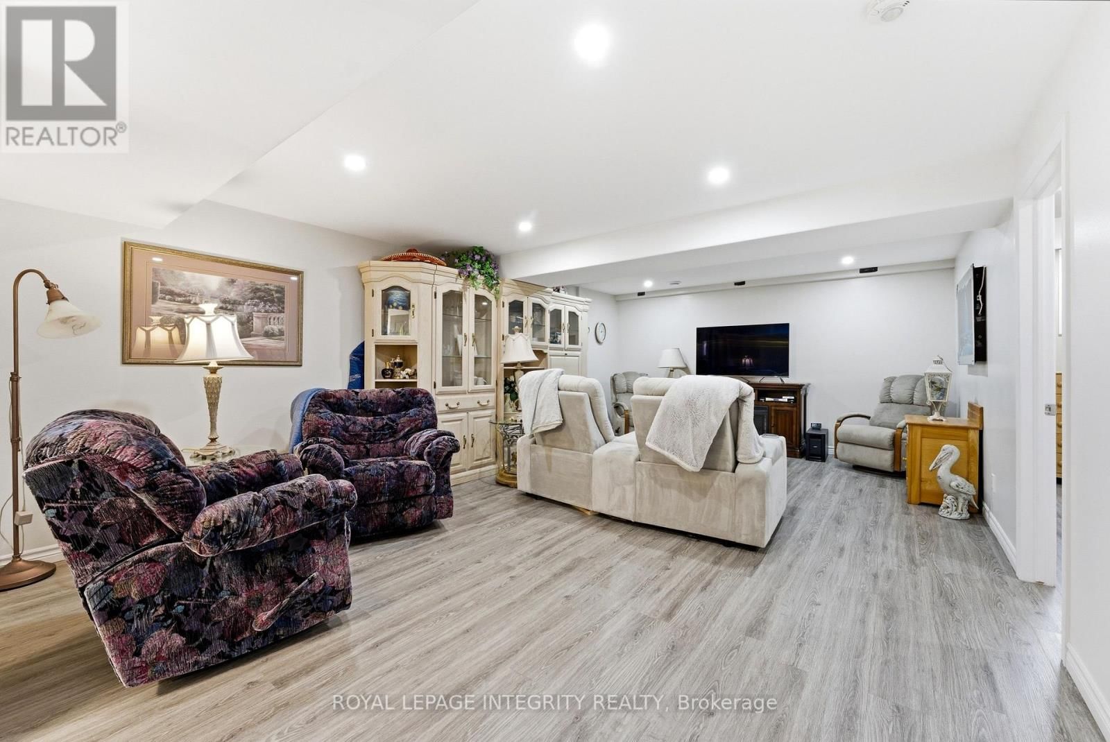 64 COVINGTON CRESCENT Image 26