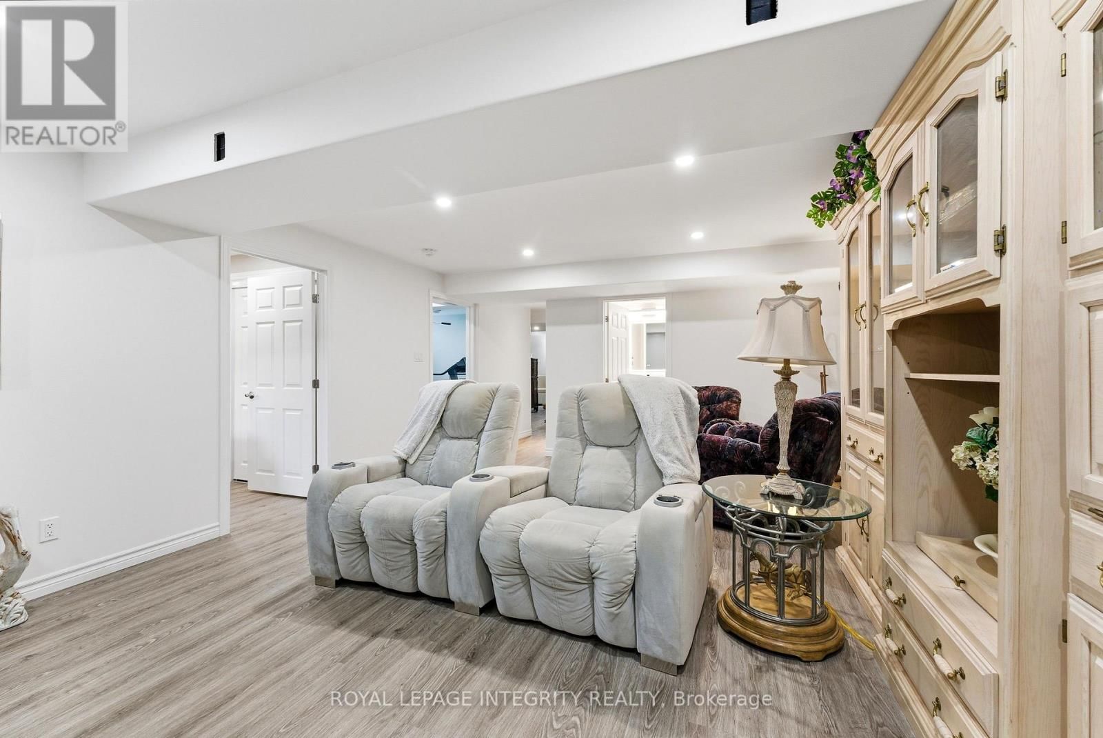 64 COVINGTON CRESCENT Image 28