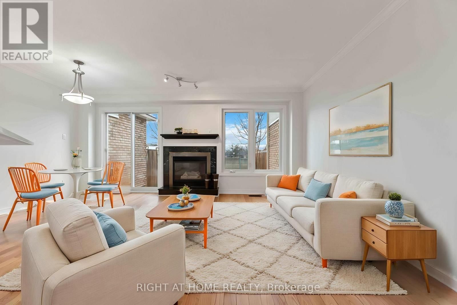 17 LOCHELAND CRESCENT Image 3