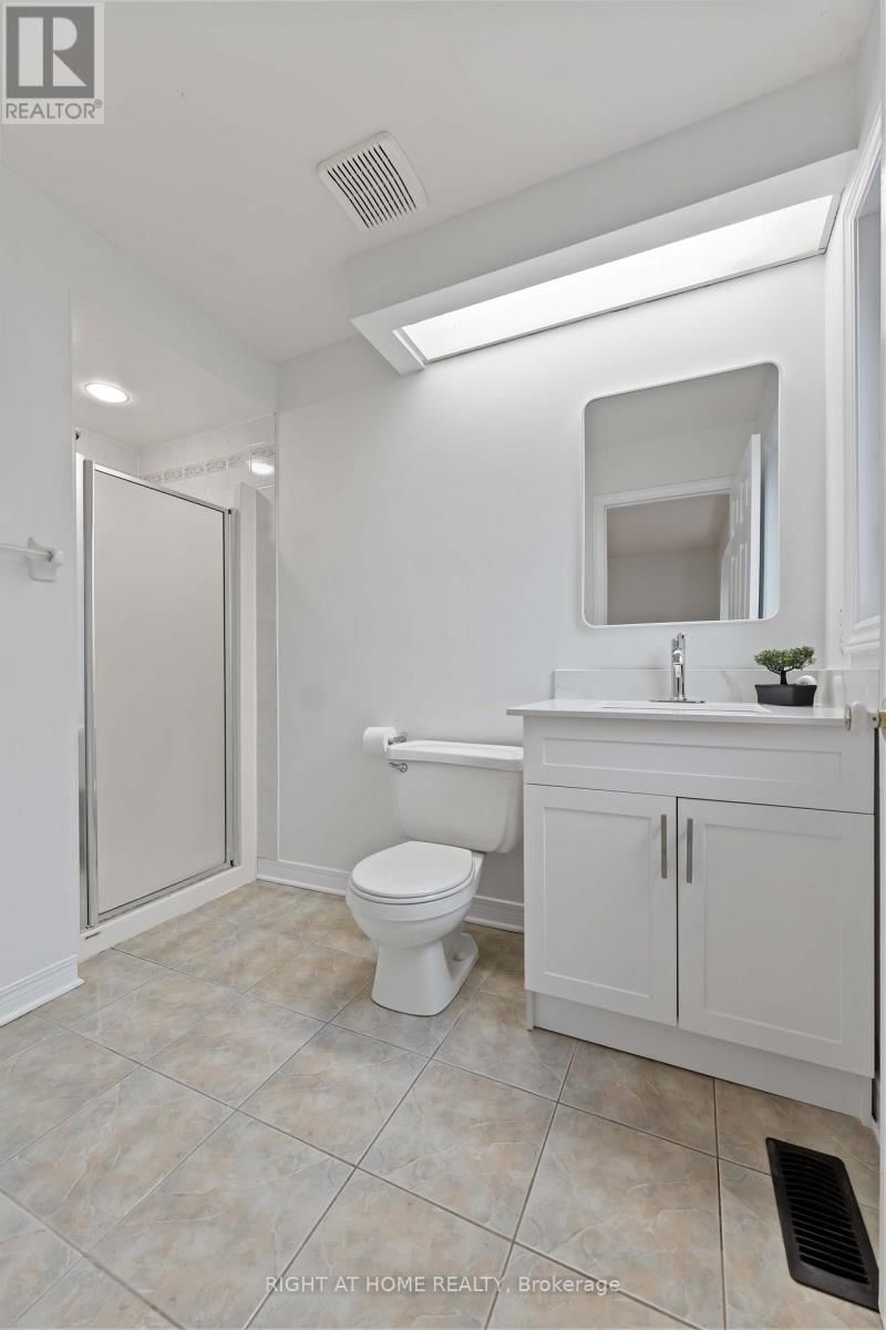 17 LOCHELAND CRESCENT Image 6