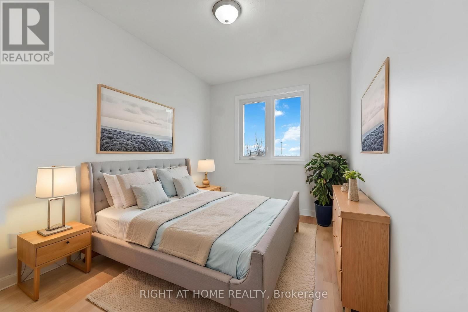 17 LOCHELAND CRESCENT Image 8