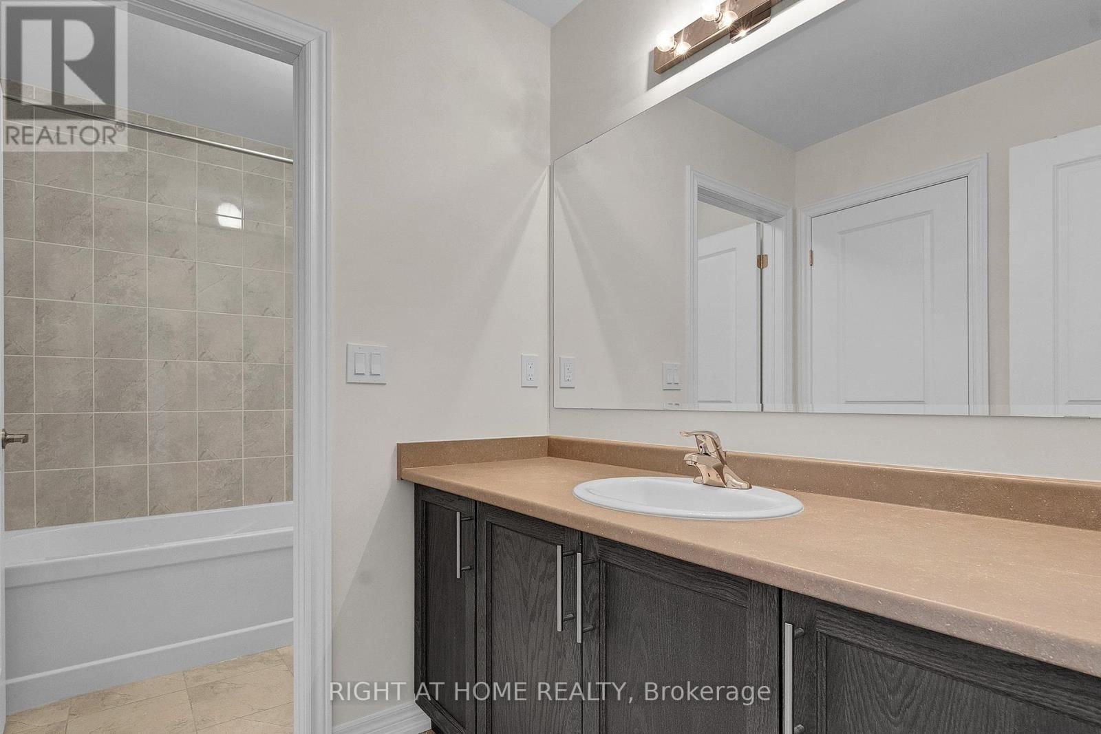 71 WELLERS WAY Image 43