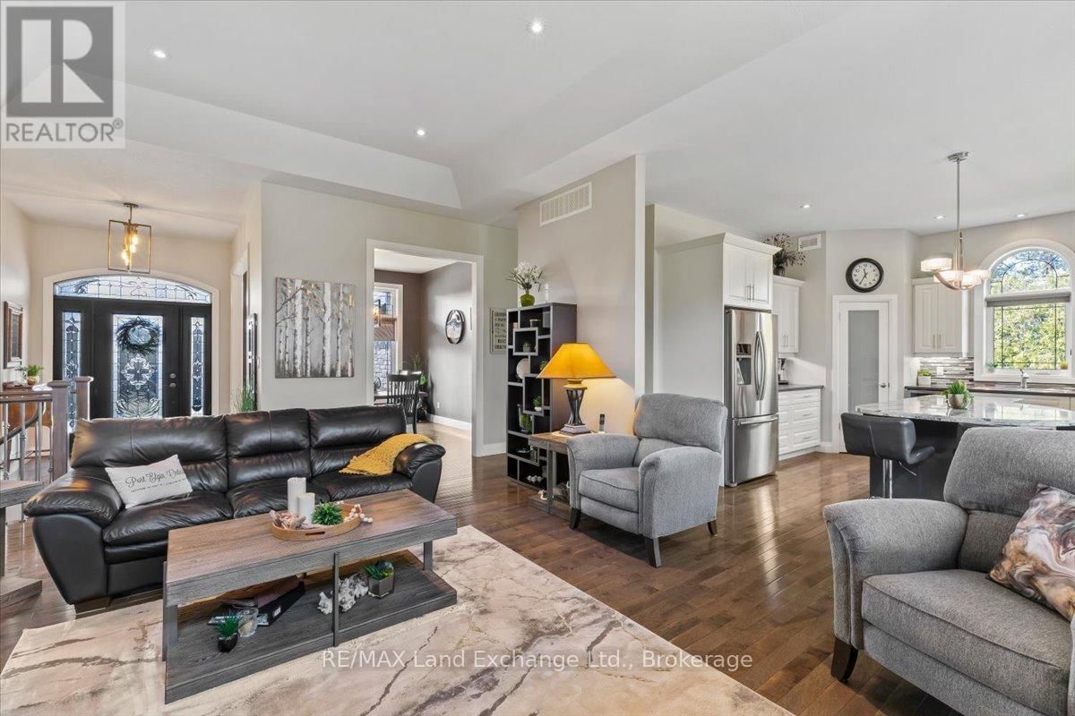 69 FENTON DRIVE Image 14