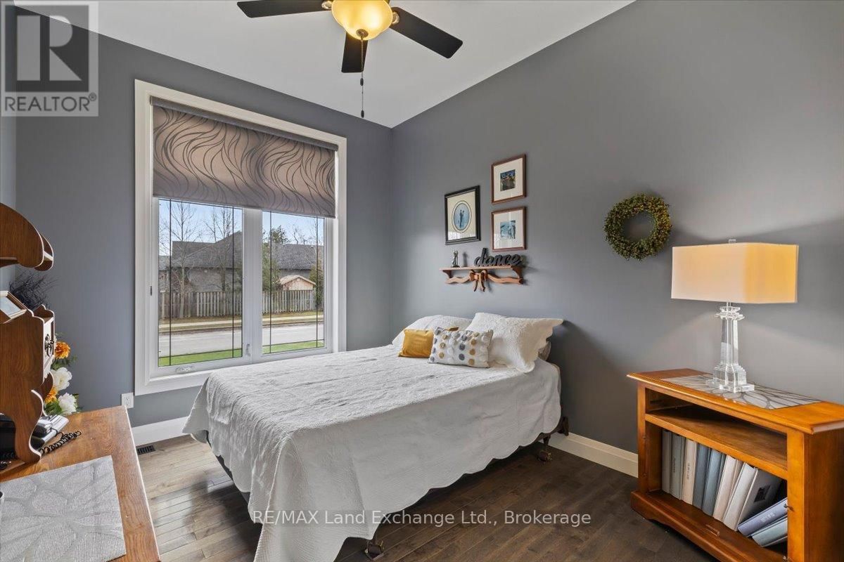 69 FENTON DRIVE Image 19