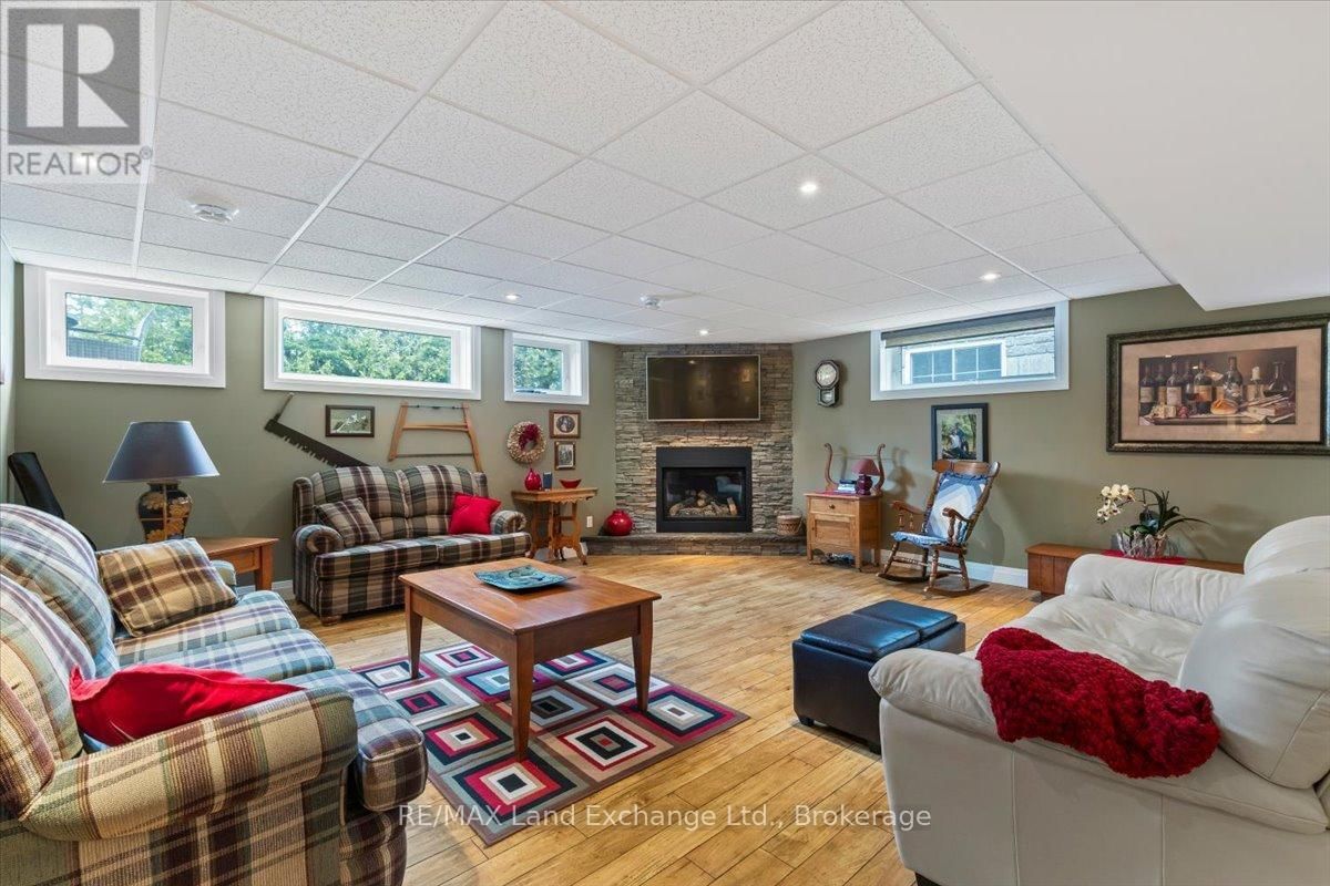 69 FENTON DRIVE Image 23