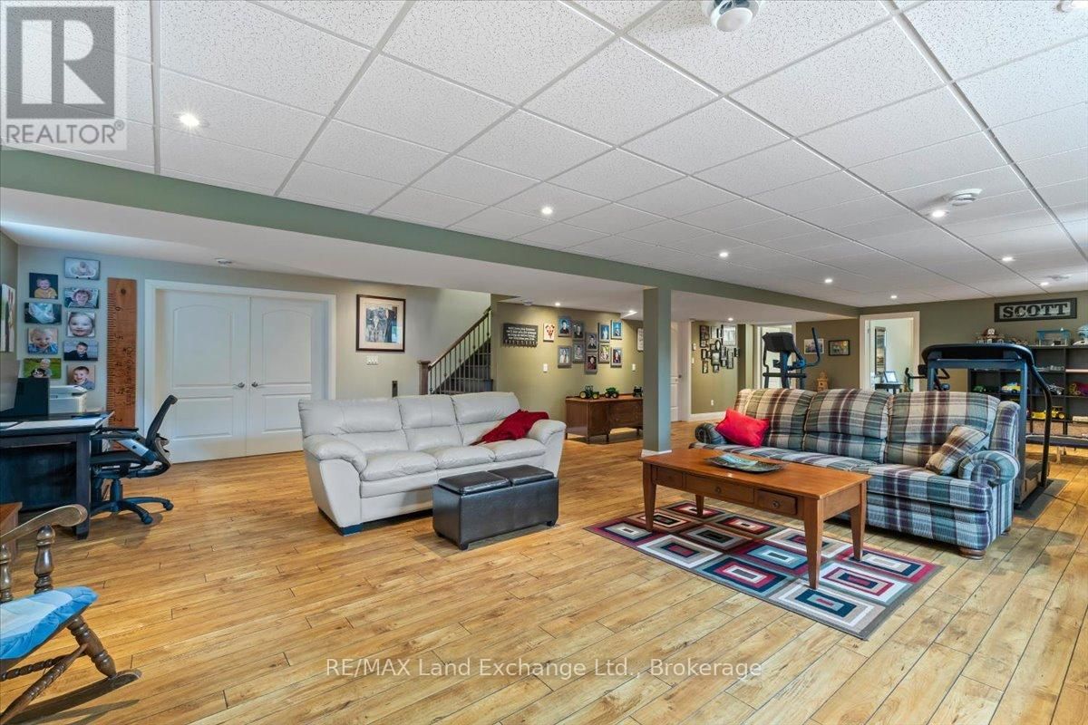 69 FENTON DRIVE Image 24