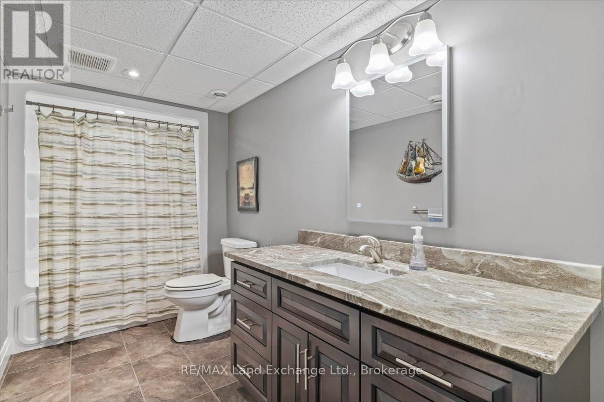 69 FENTON DRIVE Image 28