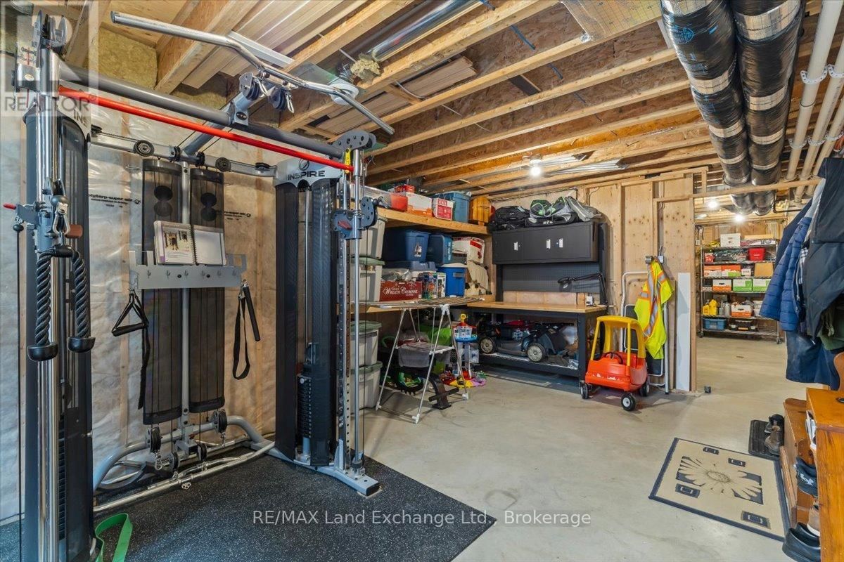 69 FENTON DRIVE Image 30