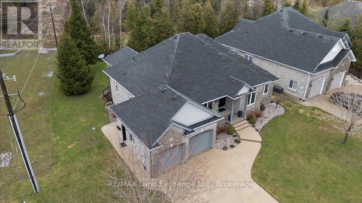 69 FENTON DRIVE Image 38