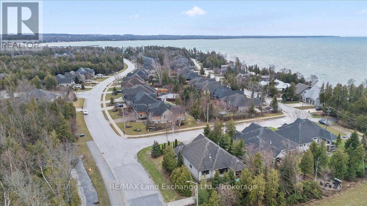 69 FENTON DRIVE Image 42