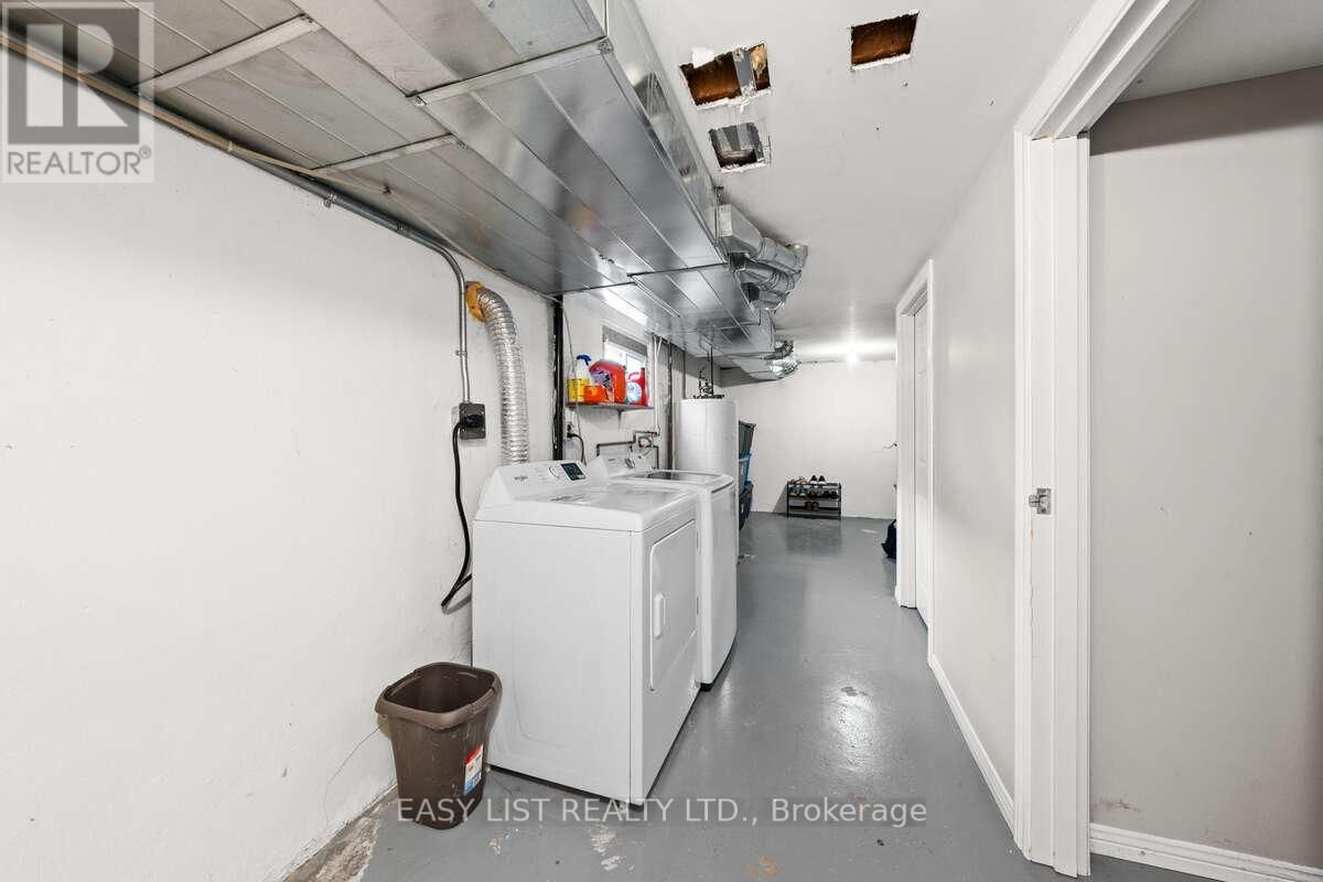 756 DICKENS AVENUE Image 23