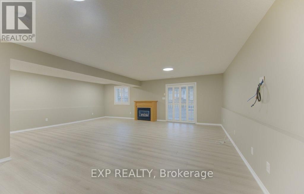 431 LAUSANNE CRESCENT Image 18