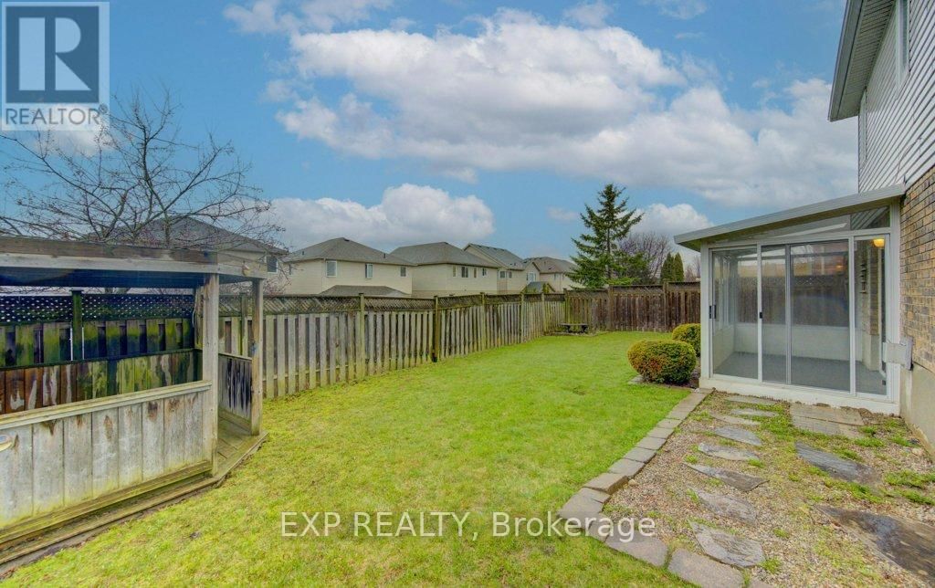 431 LAUSANNE CRESCENT Image 24