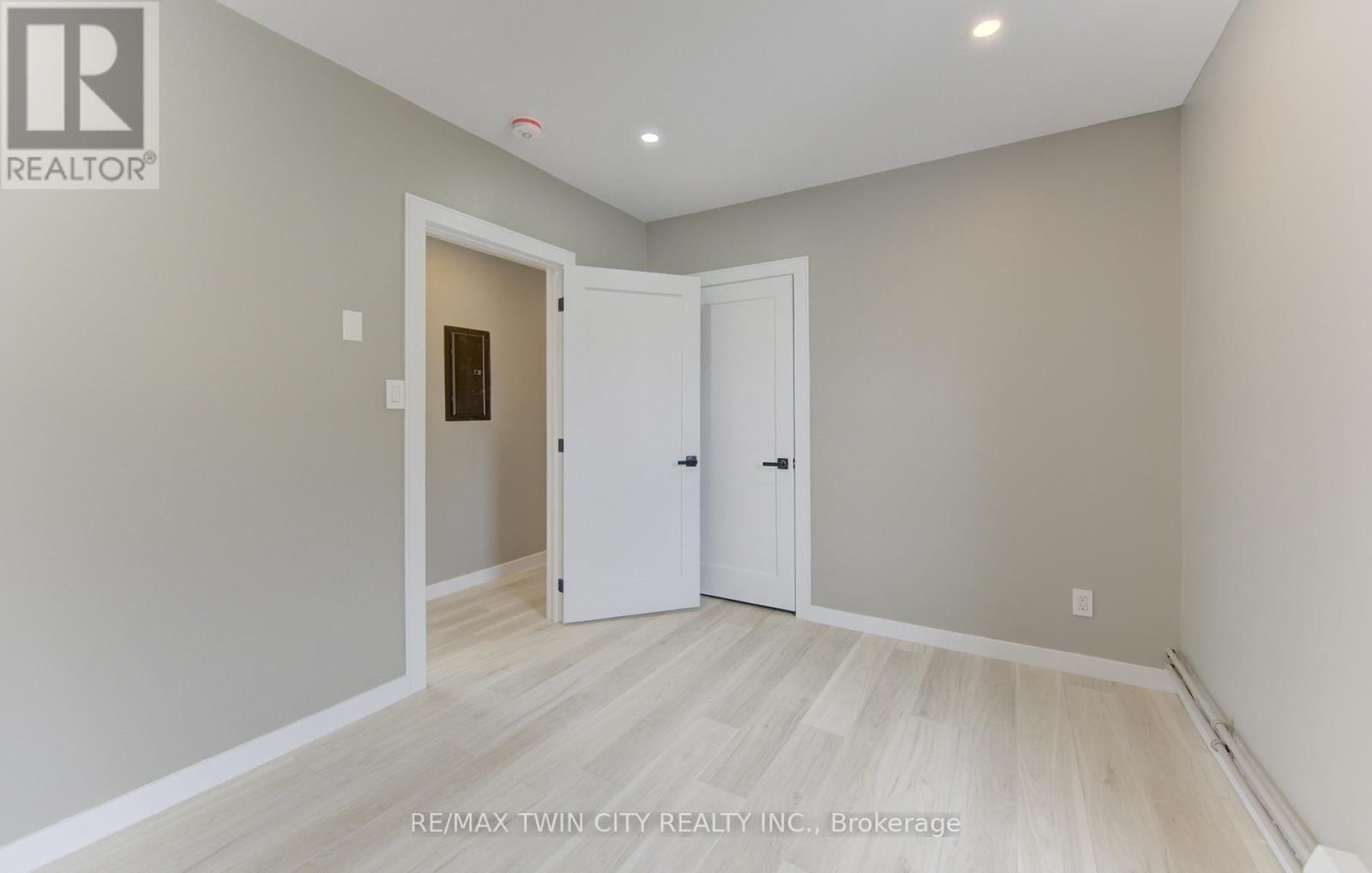 67 LOUISA STREET WEST Image 7