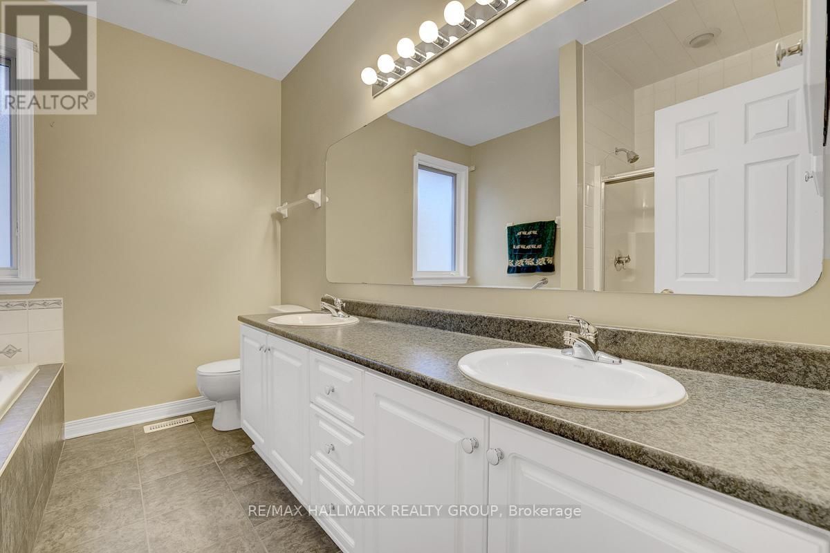 853 SWALLOWTAIL CRESCENT Image 12