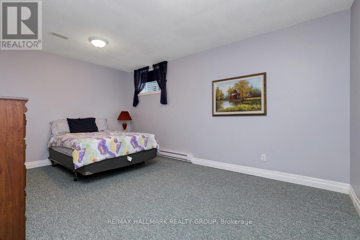 853 SWALLOWTAIL CRESCENT Image 21