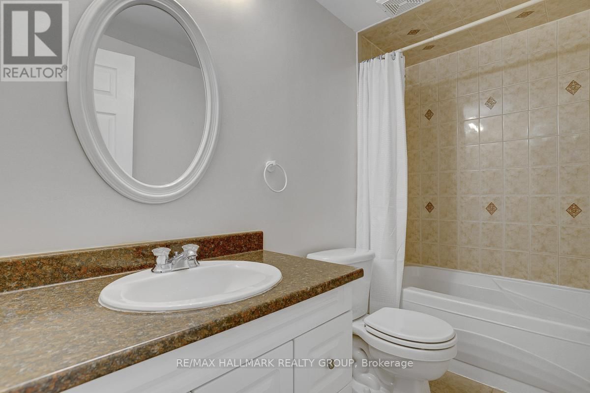 853 SWALLOWTAIL CRESCENT Image 25