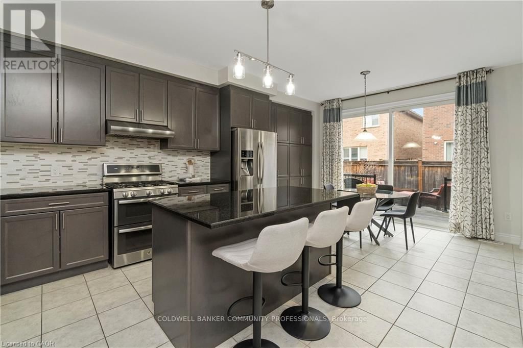 4 MACBEAN CRESCENT Image 14