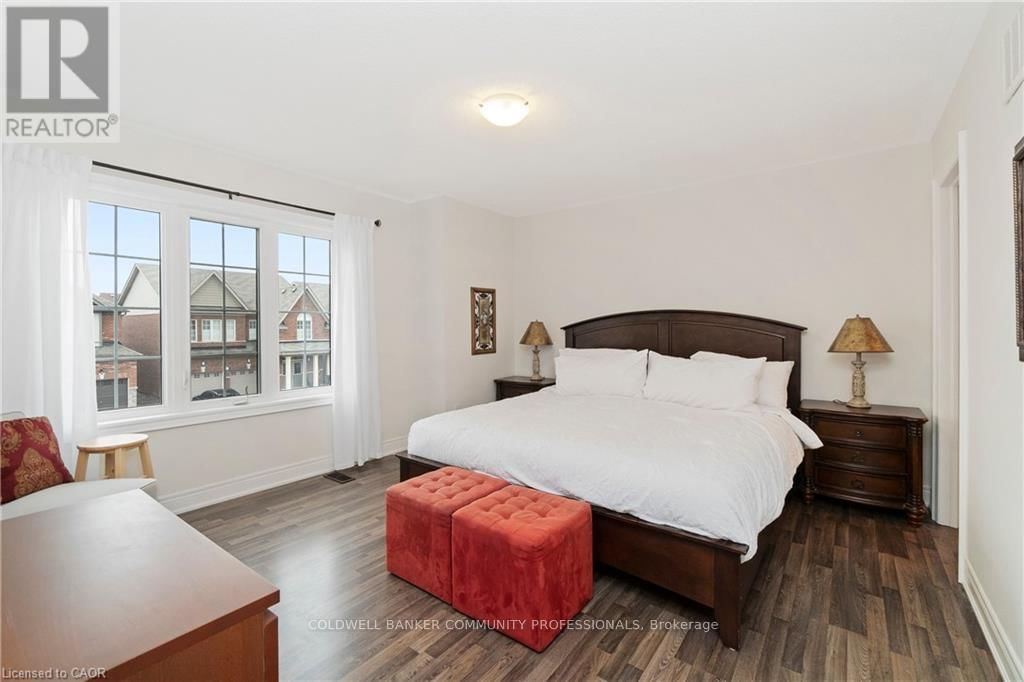 4 MACBEAN CRESCENT Image 29