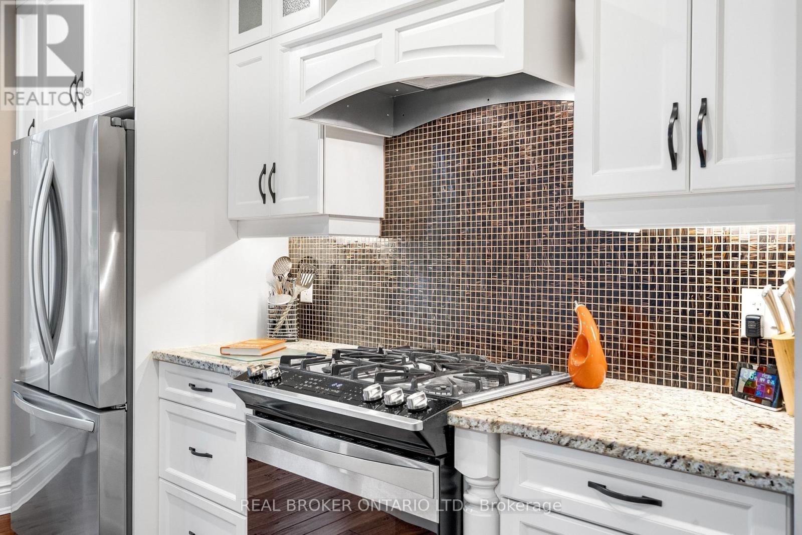 238 JUSTIN DRIVE Image 15